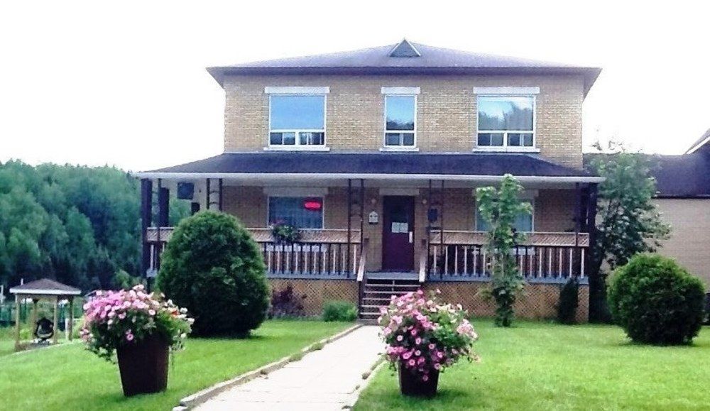 Auberge Du Presbytere De Riviere-Eternite Riviere Eternite Exteriör bild