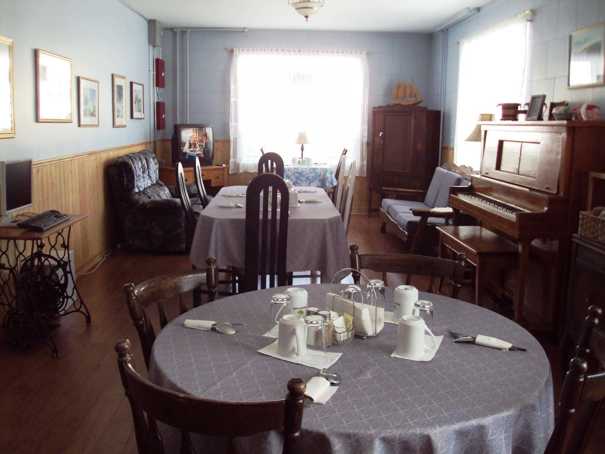 Auberge Du Presbytere De Riviere-Eternite Riviere Eternite Exteriör bild