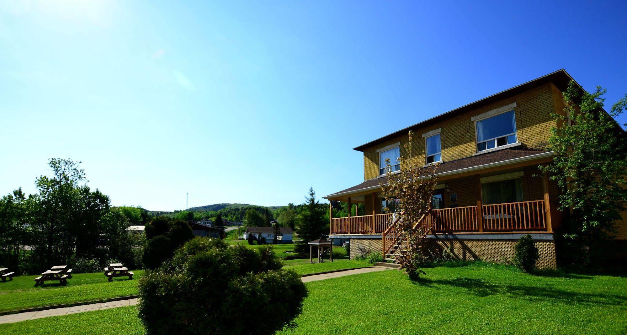 Auberge Du Presbytere De Riviere-Eternite Riviere Eternite Exteriör bild